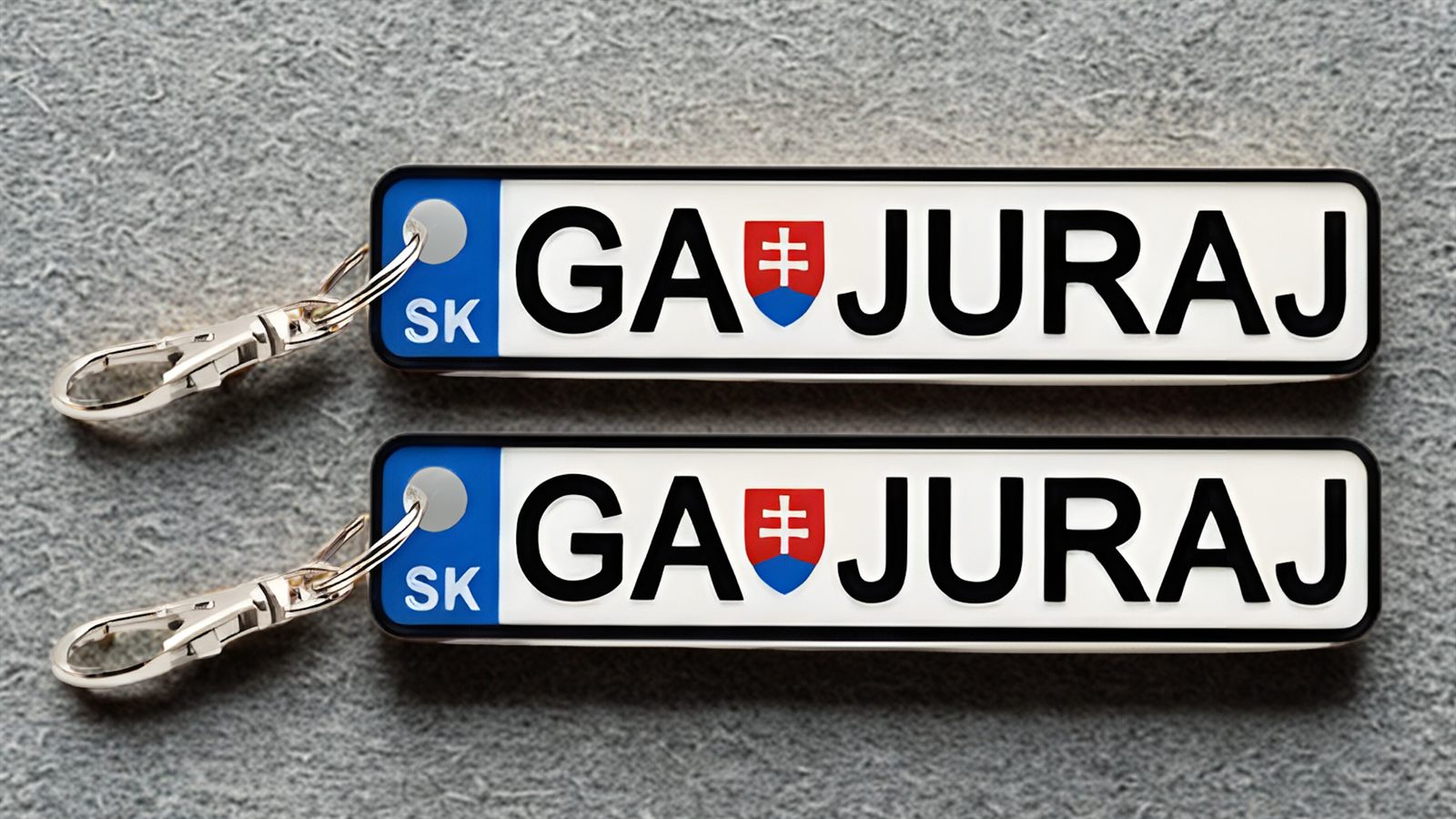 Strieborná kľúčenka